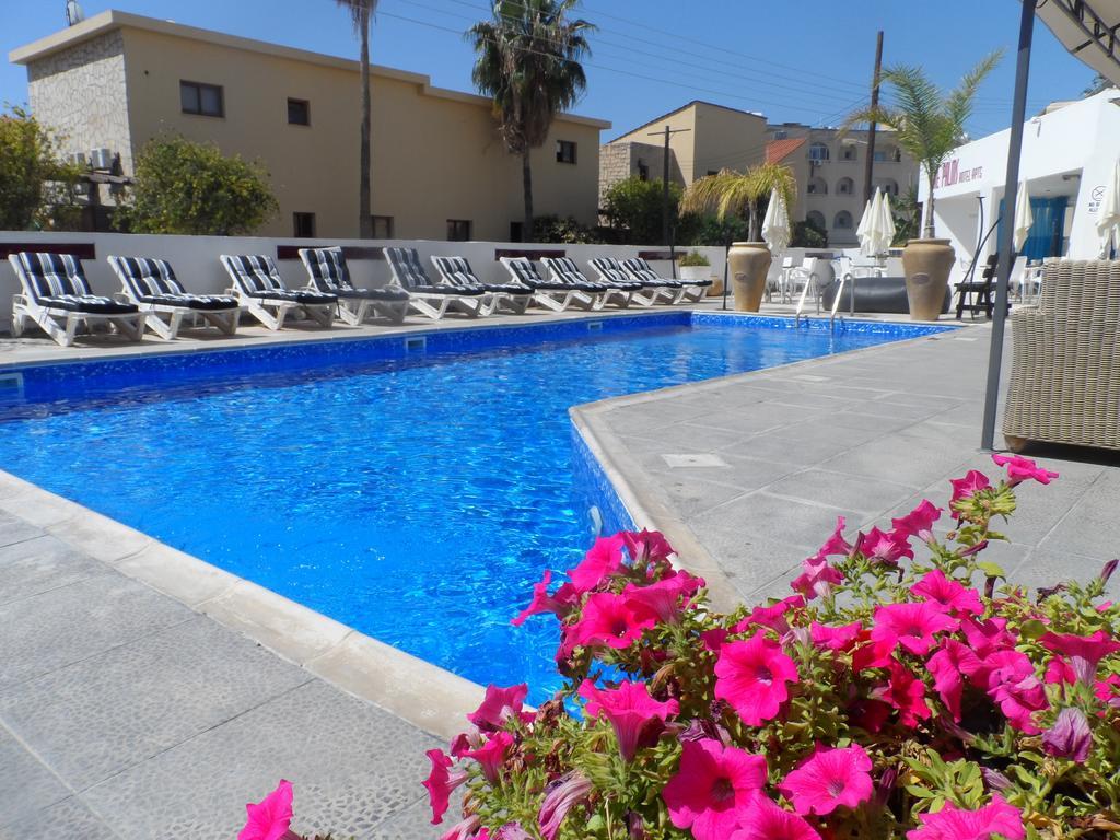 The Palms Hotel Apartments Лимасол Экстерьер фото