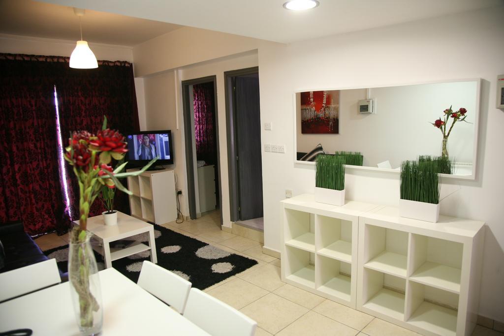 The Palms Hotel Apartments Лимасол Экстерьер фото