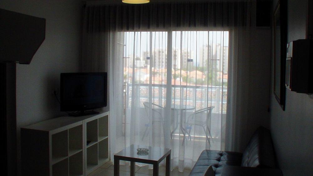 The Palms Hotel Apartments Лимасол Экстерьер фото