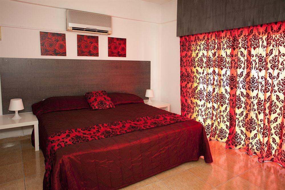 The Palms Hotel Apartments Лимасол Экстерьер фото