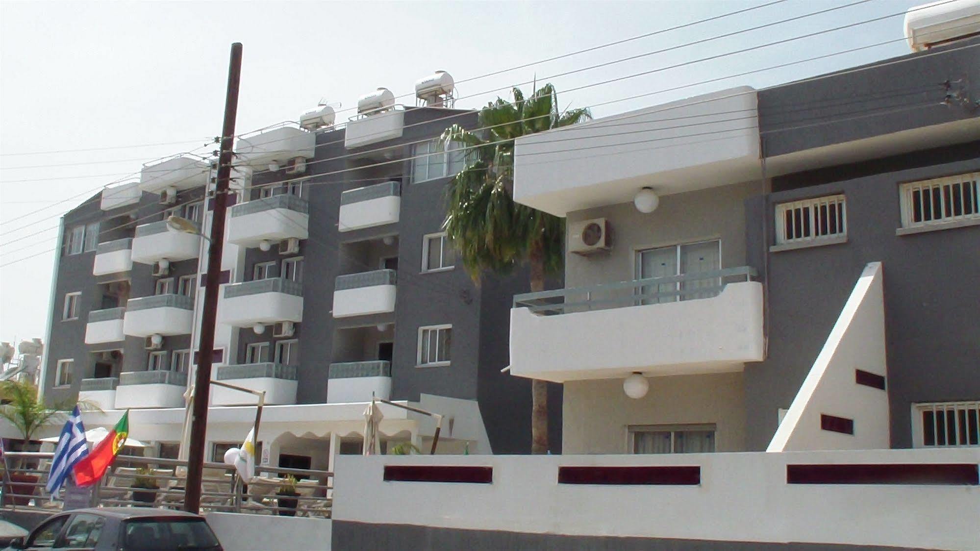 The Palms Hotel Apartments Лимасол Экстерьер фото