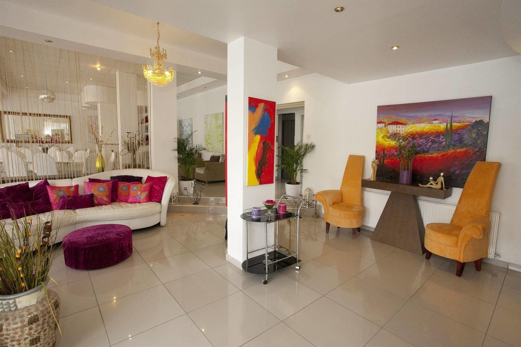 The Palms Hotel Apartments Лимасол Экстерьер фото