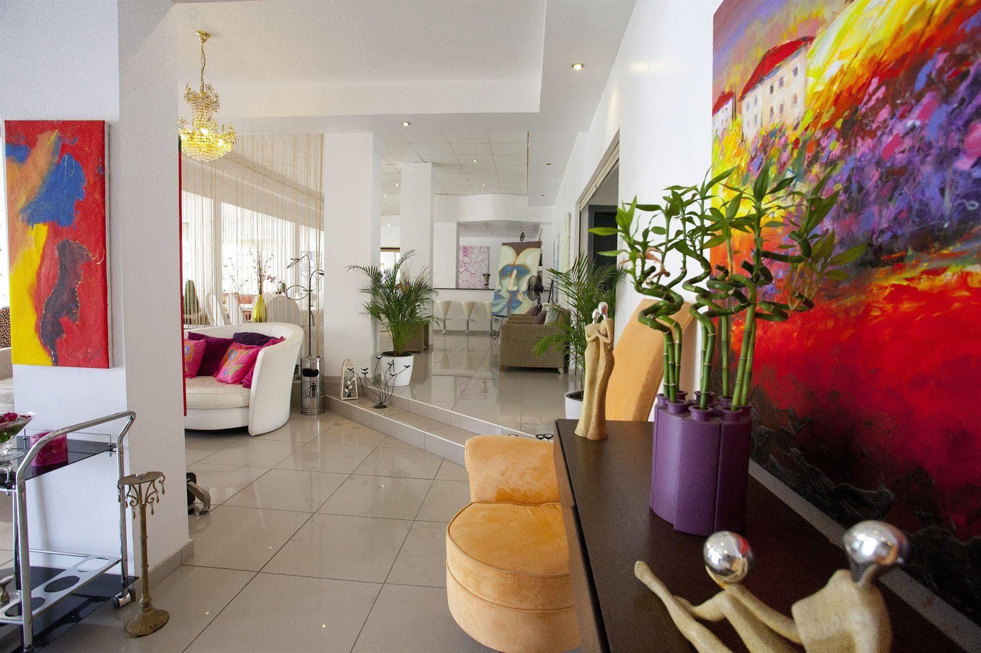 The Palms Hotel Apartments Лимасол Экстерьер фото