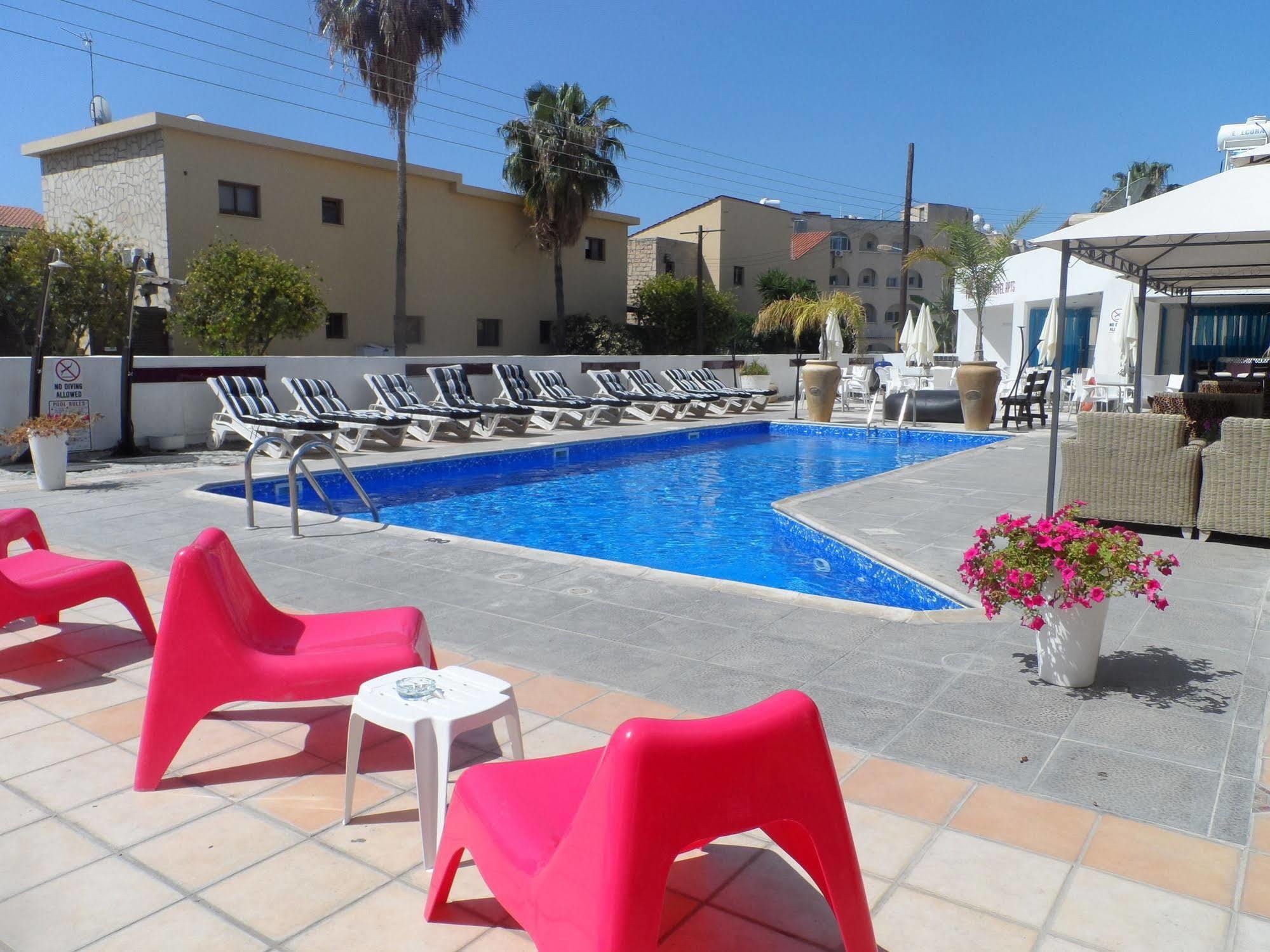 The Palms Hotel Apartments Лимасол Экстерьер фото