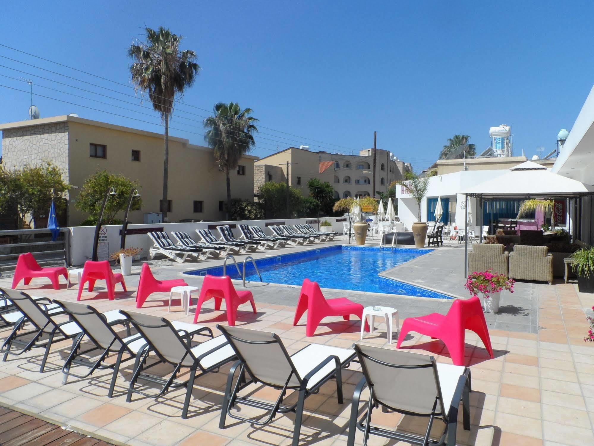 The Palms Hotel Apartments Лимасол Экстерьер фото