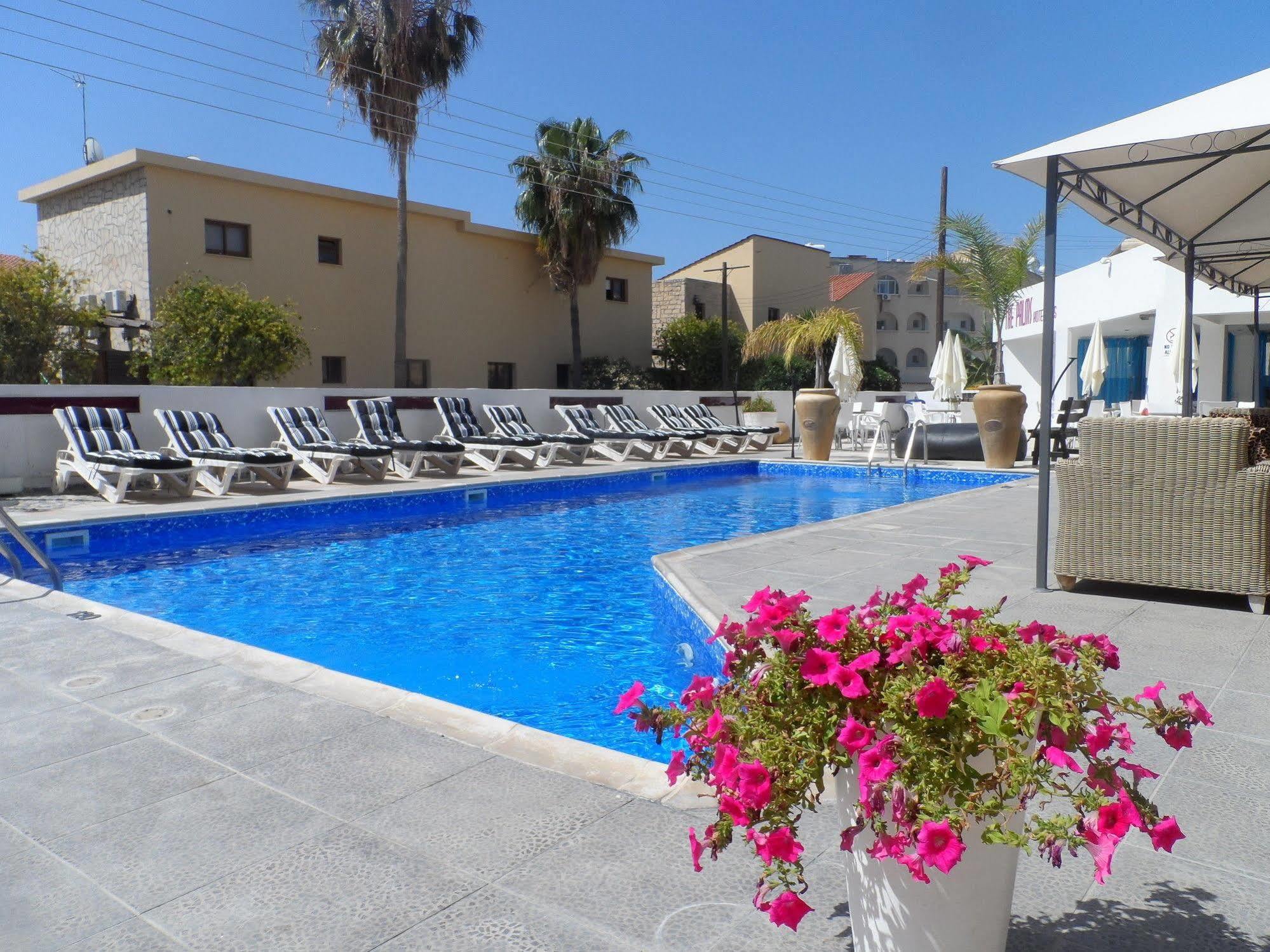 The Palms Hotel Apartments Лимасол Экстерьер фото