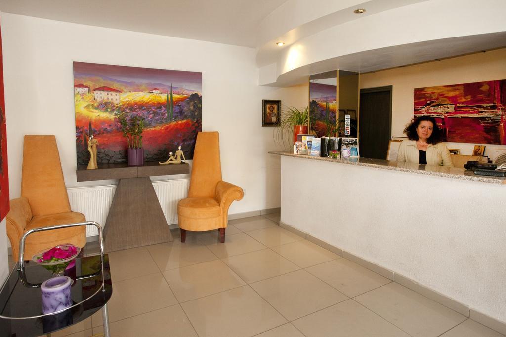The Palms Hotel Apartments Лимасол Экстерьер фото
