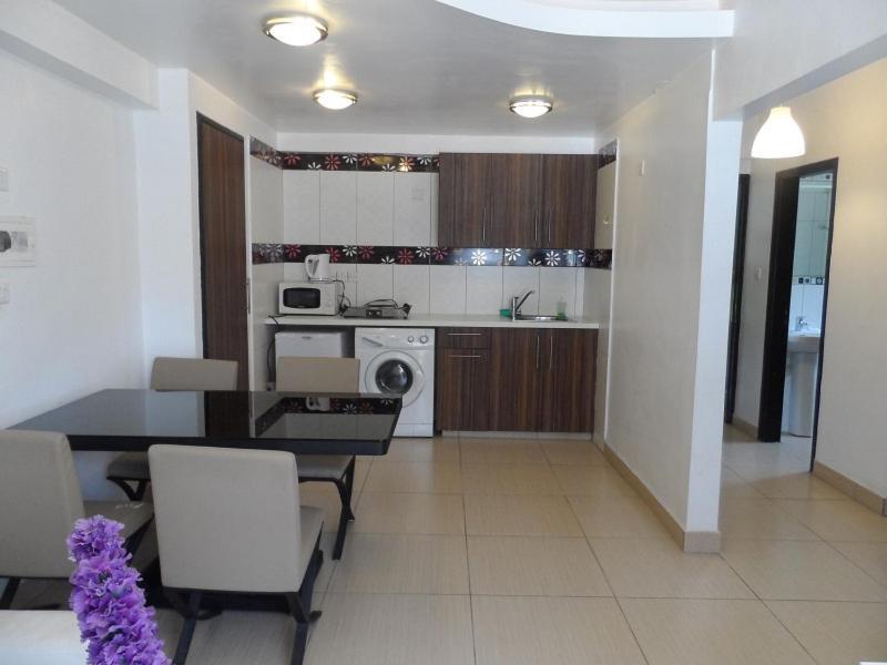 The Palms Hotel Apartments Лимасол Экстерьер фото